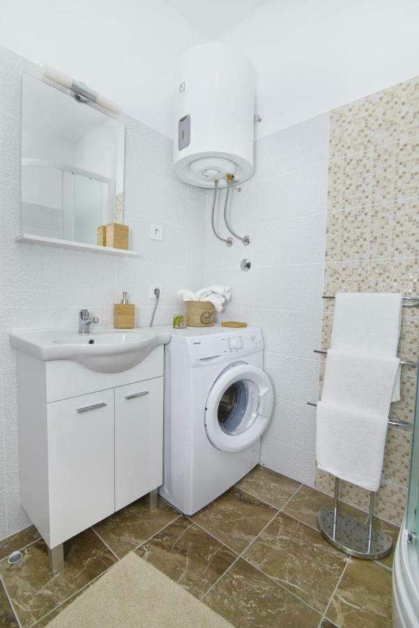 Apartment Dragana, Jezera, Island Murter Exterior foto